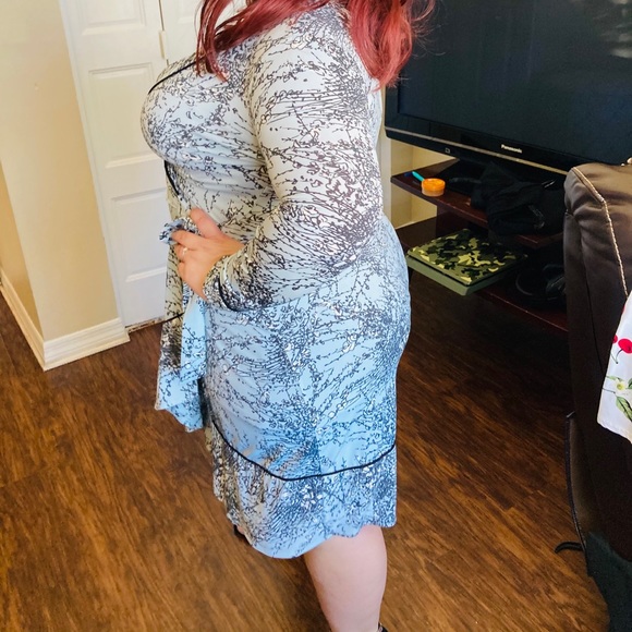 Dress - Picture 7 of 10